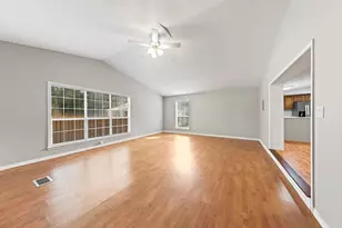 698 Persimmon St, Freeport, FL 32439 - Photo 5