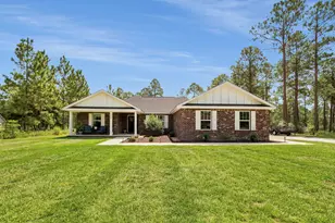 1092 10 Lake Dr, Defuniak Springs, FL 32433 - Photo 1