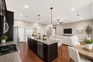 900 Tadpole Ave, Niceville, FL 32578 - Photo 5