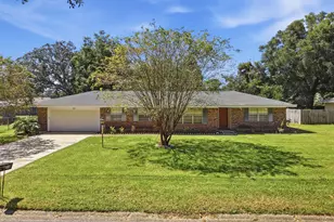33 James Dr, Shalimar, FL 32579 - Photo 1