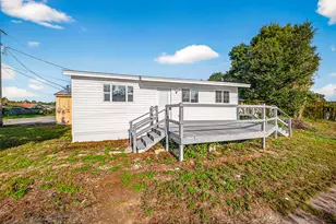 393 NW Lowery Dr, Fort Walton Beach, FL 32547 - Photo 1