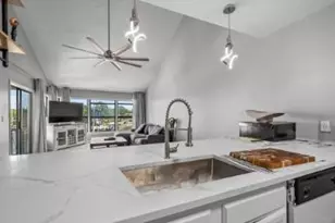 300 Yacht Club Dr, Niceville, FL 32578 - Photo 17