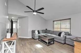 910 Linden Ave, Niceville, FL 32578 - Photo 5