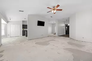 226 Trish Dr, Crestview, FL 32536 - Photo 3
