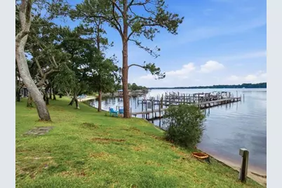 7165 Majestic Boulevard, Navarre, FL 32566 - Photo 25