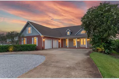 553 Cove Drive, Fort Walton Beach, FL 32547 - Photo 1