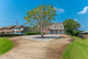 553 Cove Dr, Fort Walton Beach, FL 32547 - Photo 3