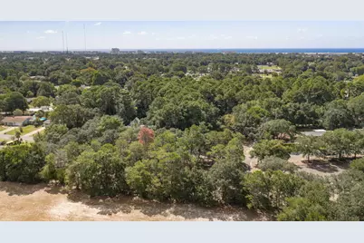 324 NW Lake Drive, Fort Walton Beach, FL 32548 - Photo 13