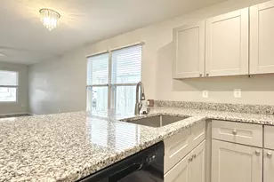 704 E Chestnut Ave, Crestview, FL 32539 - Photo 9