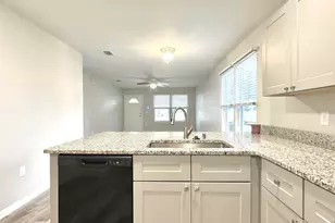 704 E Chestnut Ave, Crestview, FL 32539 - Photo 7