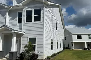 202 Date Palm Ln, Freeport, FL 32439 - Photo 1