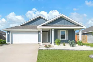 330 Gray Owl Dr, Freeport, FL 32439 - Photo 1