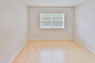 209 W Miracle Strip Pkwy, Mary Esther, FL 32569 - Photo 17