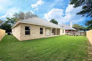 1617 Moore St, Niceville, FL 32578 - Photo 3