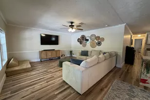 927 Black Creek Blvd, Freeport, FL 32439 - Photo 5