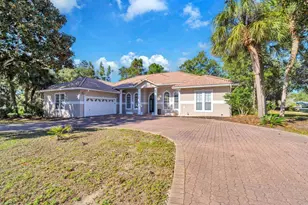 122 W Country Club Dr, Destin, FL 32541 - Photo 1