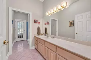 122 W Country Club Dr, Destin, FL 32541 - Photo 15