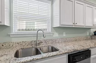 802 W Wright St, Pensacola, FL 32501 - Photo 11