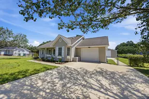 220 W Walker Circle, Crestview, FL 32539 - Photo 3