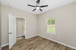 607 Amos St, Crestview, FL 32539 - Photo 9