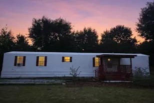 221 Leonardo Ln, Defuniak Springs, FL 32433 - Photo 1
