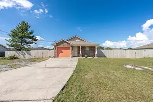 4852 Martina Way, Gulf Breeze, FL 32563 - Photo 1