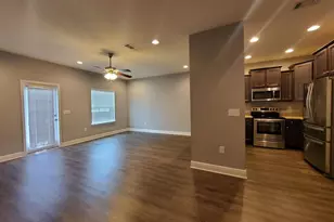 117 E Iron Horse Dr, Crestview, FL 32539 - Photo 5