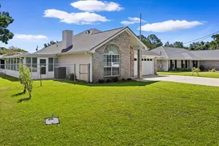 388 Rosewood St, Mary Esther, FL 32569 - Photo 3