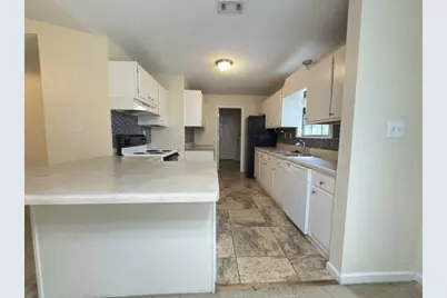 303 Springwood Circle, Crestview, FL 32536 - Photo 5