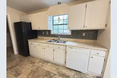 303 Springwood Circle, Crestview, FL 32536 - Photo 7