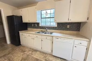 303 Springwood Cir, Crestview, FL 32536 - Photo 7
