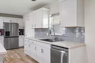 1010 Boulevard De La Parisienne, Mary Esther, FL 32569 - Photo 11