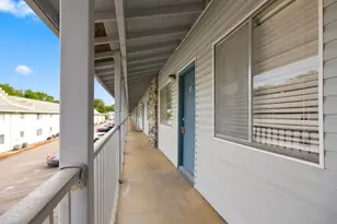 201 E College Blvd, Niceville, FL 32578 - Photo 17