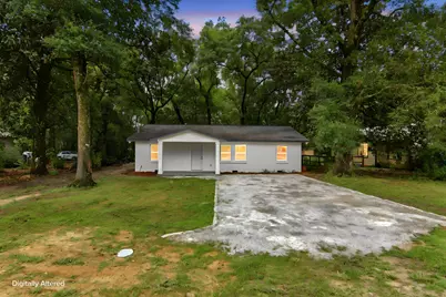 101 W Live Oak Avenue, Defuniak Springs, FL 32435 - Photo 1