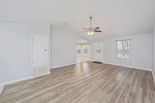 1093 Farmer St, Crestview, FL 32539 - Photo 7