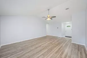 1093 Farmer St, Crestview, FL 32539 - Photo 9