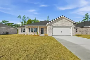 105 Fairway Dr, Crestview, FL 32536 - Photo 1