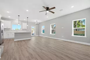933 Kenzie Ln, Fort Walton Beach, FL 32547 - Photo 7