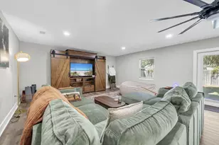 415 Avon Ln, Mary Esther, FL 32569 - Photo 15