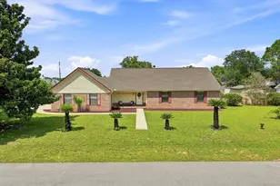 907 Pinellas Dr, Crestview, FL 32536 - Photo 3