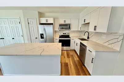 215 Parkwood Circle, Niceville, FL 32578 - Photo 11
