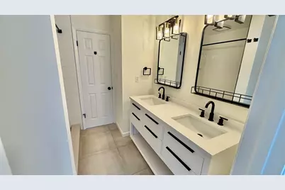 215 Parkwood Circle, Niceville, FL 32578 - Photo 25