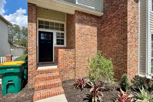 215 Parkwood Cir, Niceville, FL 32578 - Photo 5