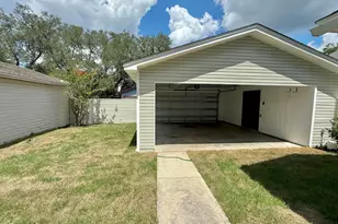215 Parkwood Cir, Niceville, FL 32578 - Photo 33