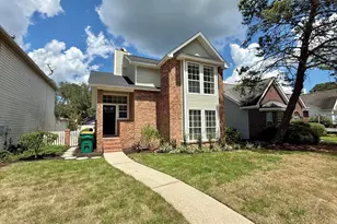 215 Parkwood Cir, Niceville, FL 32578 - Photo 3