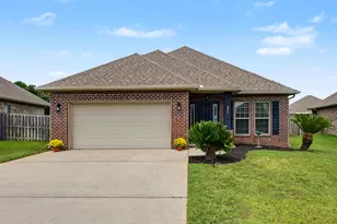 652 Teal St, Crestview, FL 32539 - Photo 1