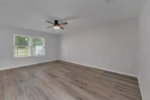 4256 Lovering Ct, Niceville, FL 32578 - Photo 7