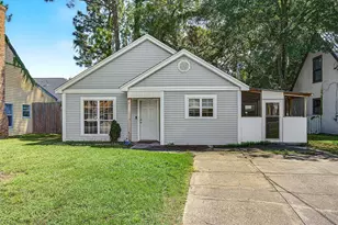 627 Lloyd St, Fort Walton Beach, FL 32547 - Photo 1