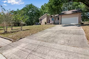 235 Karen Ct, Niceville, FL 32578 - Photo 3