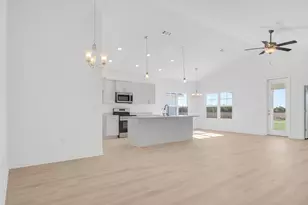 150 Riverwalk Cir, Freeport, FL 32439 - Photo 3